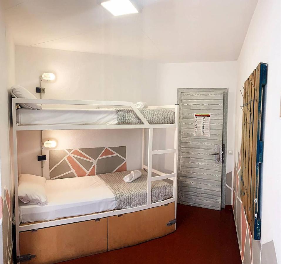 Loft Apart&Hostal 滨海略雷特 外观 照片